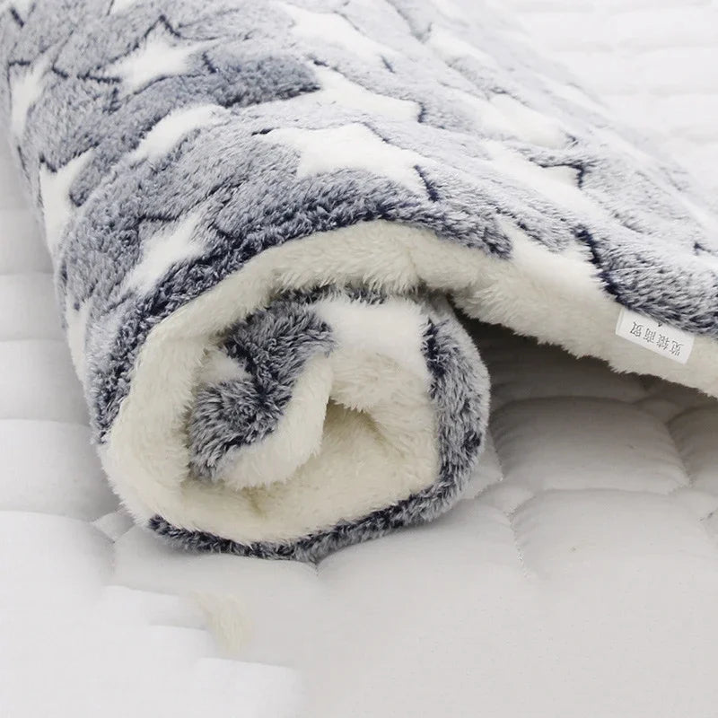 Thickened Pet Sleeping Mat Cat Bed Soft Fur Dog Bed Pet Blanket Mat Household Flannel Mattress Washable Warm Carpet Pet Supplies