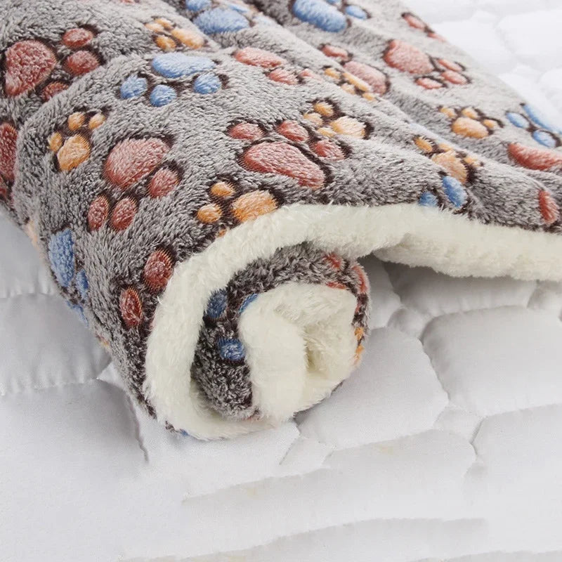 Thickened Pet Sleeping Mat Cat Bed Soft Fur Dog Bed Pet Blanket Mat Household Flannel Mattress Washable Warm Carpet Pet Supplies