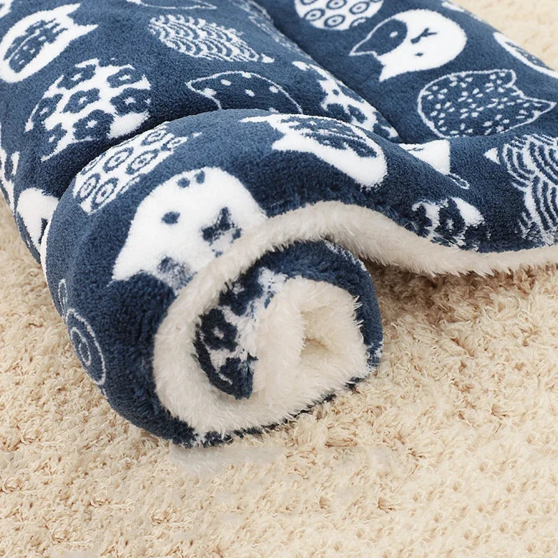 Thickened Pet Sleeping Mat Cat Bed Soft Fur Dog Bed Pet Blanket Mat Household Flannel Mattress Washable Warm Carpet Pet Supplies